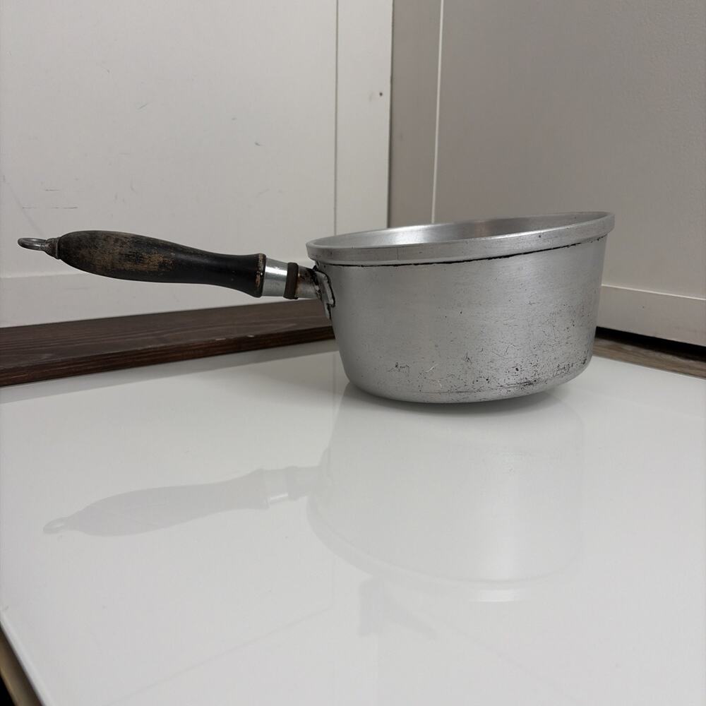 Vintage Wear-Ever Aluminum 2.5 Qt Saucepan Wood Handle Rocker Restored